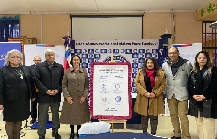 Fundación Luksic y SLEP Punilla Cordillera firman convenio de colaboración para po...